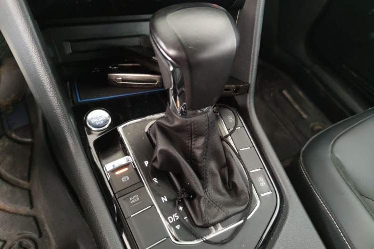 Used Volkswagen Tiguan L 2019 330TSI Automatic Two-Wheel Drive Panoramic Comfort Edition China VI Standard Gear Lever