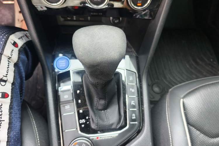 Used Volkswagen Tiguan L 2019 380TSI Automatic All-Wheel Drive R-Line Flagship 7-Seater China VI Standard Gear Lever