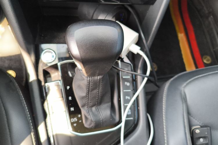Used Volkswagen Tiguan L 2019 330TSI Automatic Two-Wheel Drive Smart Luxury Version China VI Standard Gear Lever