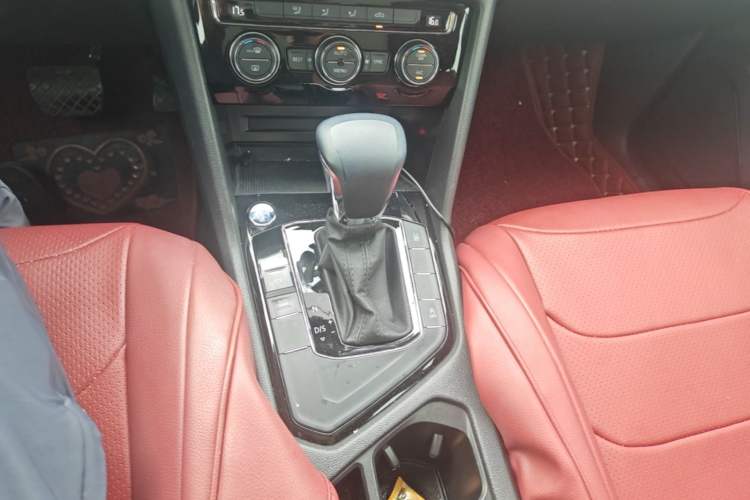 Used Volkswagen Tiguan L 2019 330TSI Automatic Two-Wheel Drive Panoramic Comfort Edition China VI Standard Gear Lever