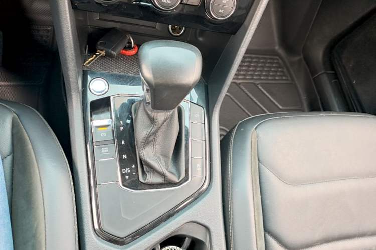 Used Volkswagen Tiguan L 2019 330TSI Automatic Two-Wheel Drive Panoramic Comfort Edition China VI Standard Gear Lever