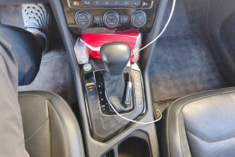Used Volkswagen Tiguan L 2019 330TSI Automatic Two-Wheel Drive Smart Luxury Version China VI Standard Gear Lever