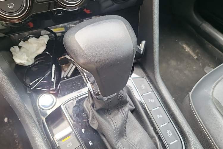 Used Volkswagen Tiguan L 2019 330TSI Automatic Two-Wheel Drive Smart Luxury Version China VI Standard Gear Lever