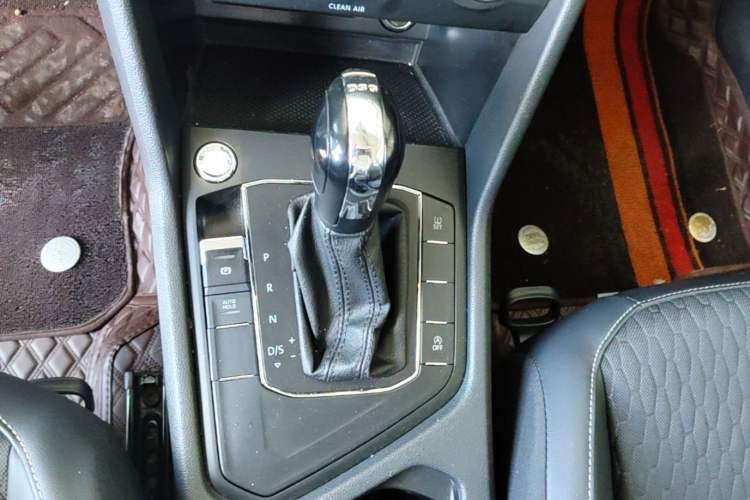 Used Volkswagen Tiguan L 2019 330TSI Automatic Two-Wheel Drive Luxury Edition China V Standard Gear Lever