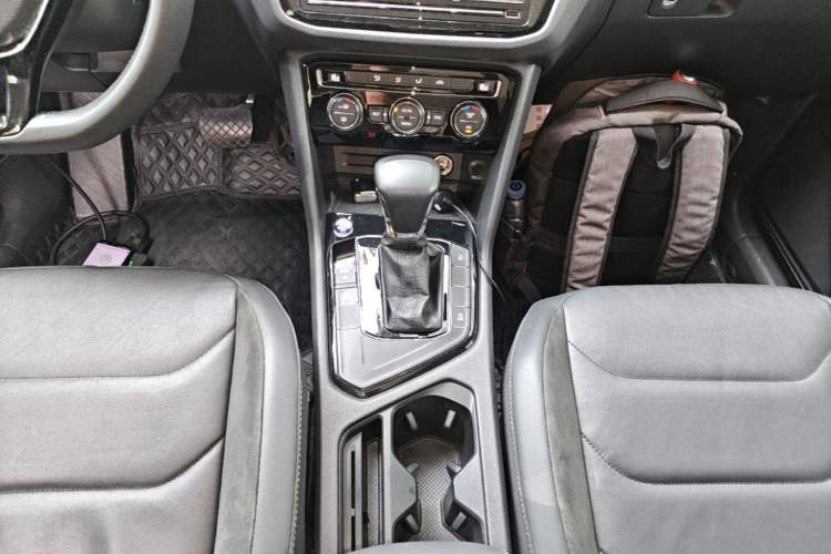 Used Volkswagen Tiguan L 2019 330TSI Automatic Two-Wheel Drive Panoramic Comfort Edition China VI Standard Gear Lever