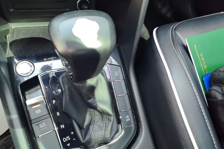 Used Volkswagen Tiguan L 2019 330TSI Automatic Two-Wheel Drive Panoramic Comfort Edition China VI Standard Gear Lever