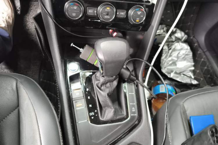 Used Volkswagen Tiguan L 2019 330TSI Automatic Two-Wheel Drive Panoramic Comfort Edition China VI Standard Gear Lever