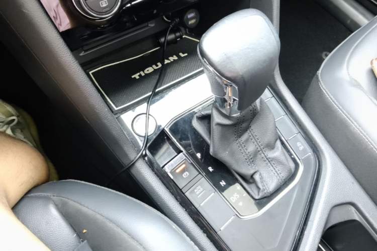 Used Volkswagen Tiguan L 2019 330TSI Automatic Two-Wheel Drive Panoramic Comfort Edition China VI Standard Gear Lever