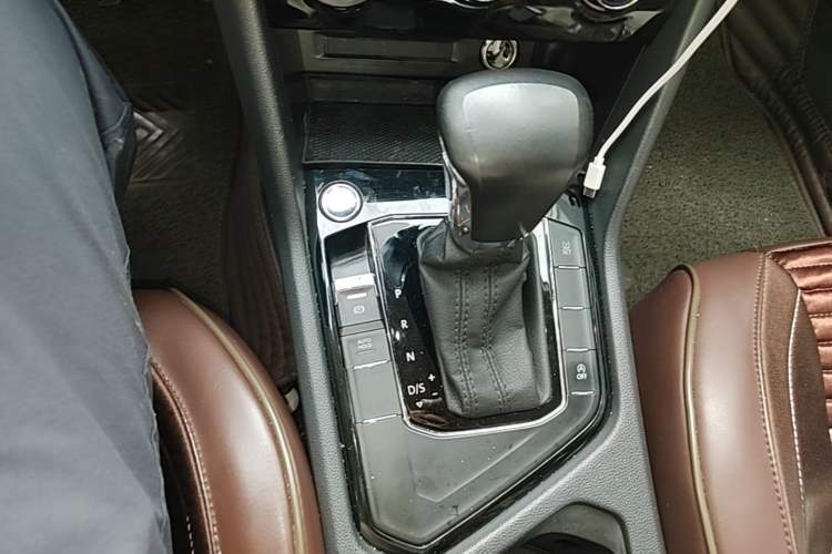 Used Volkswagen Tiguan L 2019 280TSI Automatic Two-Wheel Drive Panoramic Comfort Edition China VI Standard Gear Lever