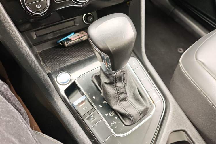 Used Volkswagen Tiguan L 2019 330TSI Automatic Two-Wheel Drive Panoramic Comfort Edition China VI Standard Gear Lever