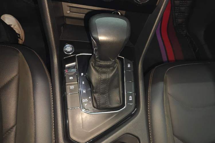 Used Volkswagen Tiguan L 2019 Updated Version 330TSI Automatic Two-Wheel Drive Panoramic Comfort Edition China VI Standard Gear Lever