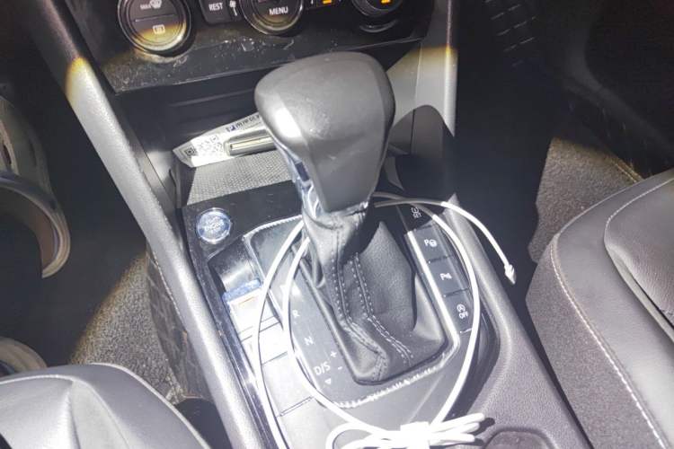Used Volkswagen Tiguan L 2019 330TSI Automatic Two-Wheel Drive Smart Luxury Version China VI Standard Gear Lever