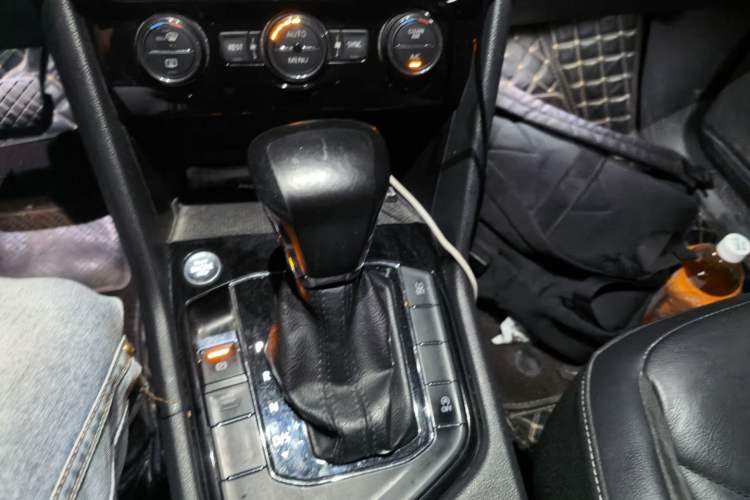 Used Volkswagen Tiguan L 2019 330TSI Automatic Two-Wheel Drive Panoramic Comfort Edition China VI Standard Gear Lever