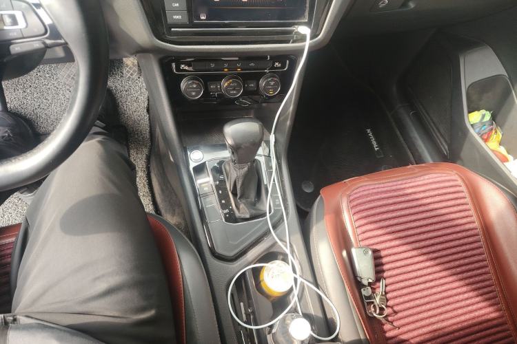 Used Volkswagen Tiguan L 2019 330TSI Automatic Two-Wheel Drive Panoramic Comfort Edition China V Standard Gear Lever