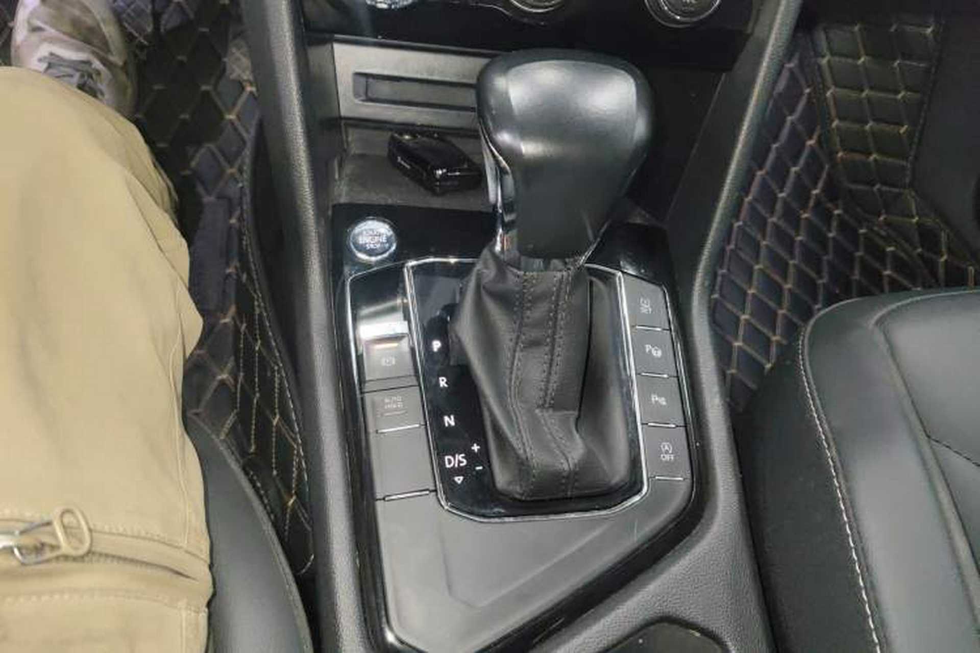 Used Volkswagen Tiguan L 2019 Revised 330TSI Automatic Two-Wheel Drive Smart & Luxury Edition China VI Standard Gear Lever