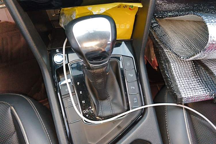 Used Volkswagen Tiguan L 2019 330TSI Automatic Two-Wheel Drive R-Line Flagship Model China VI Standard Gear Lever