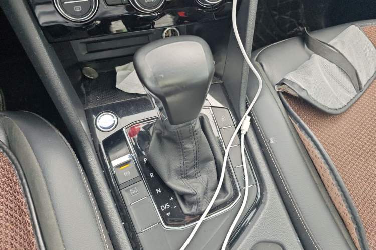 Used Volkswagen Tiguan L 2019 330TSI Automatic Two-Wheel Drive Panoramic Comfort Edition China V Standard Gear Lever