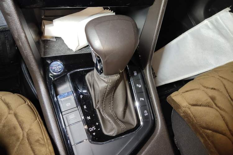 Used Volkswagen Tiguan L 2019 330TSI Automatic Two-Wheel Drive Smart Luxury Version China V Emission Standard Gear Lever