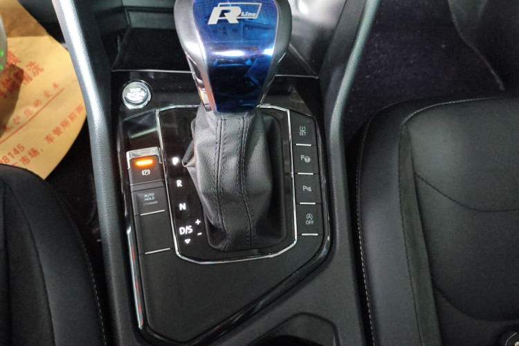 Used Volkswagen Tiguan L 2019 330TSI Automatic Two-Wheel Drive Smart Luxury Version China VI Standard Gear Lever