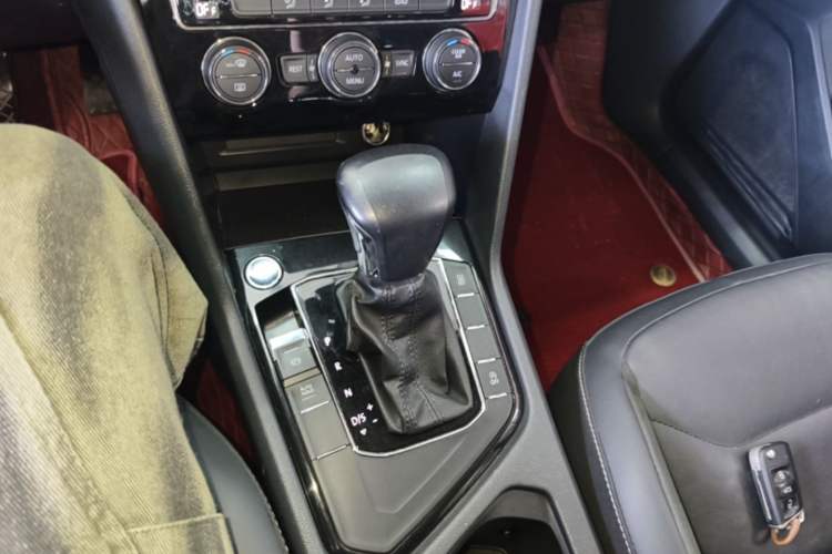 Used Volkswagen Tiguan L 2019 330TSI Automatic Two-Wheel Drive Panoramic Comfort Edition China VI Standard Gear Lever