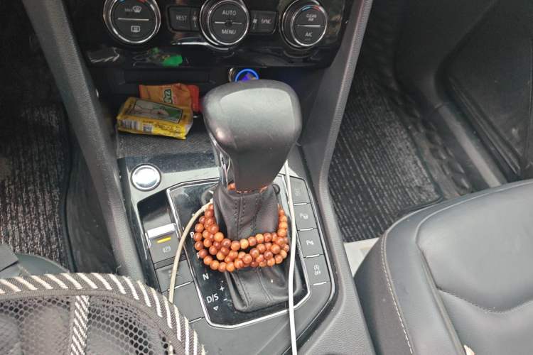 Used Volkswagen Tiguan L 2019 330TSI Automatic Two-Wheel Drive Smart Luxury Version China VI Standard Gear Lever