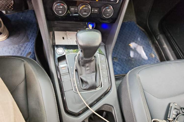 Used Volkswagen Tiguan L 2019 330TSI Automatic Two-Wheel Drive Smart Luxury Version China VI Standard Gear Lever