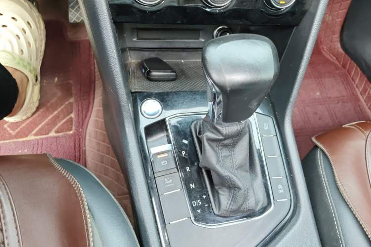 Used Volkswagen Tiguan L 2019 330TSI Automatic Two-Wheel Drive Panoramic Comfort Edition China VI Standard Gear Lever