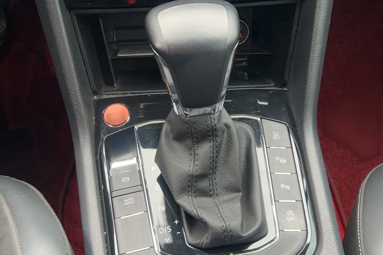 Used Volkswagen Tiguan L 2019 330TSI Automatic Two-Wheel Drive Smart Luxury Version China V Emission Standard Gear Lever
