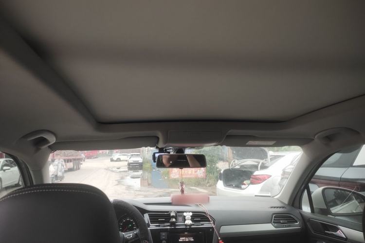 Used Volkswagen Tiguan L 2019 330TSI Automatic Two-Wheel Drive Panoramic Comfort Edition China V Standard Headliner