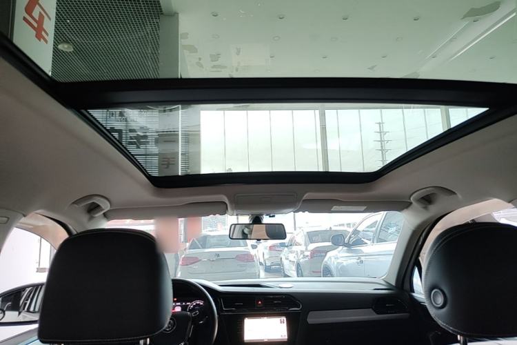 Used Volkswagen Tiguan L 2019 Updated Version 330TSI Automatic Two-Wheel Drive Panoramic Comfort Edition China VI Standard Headliner