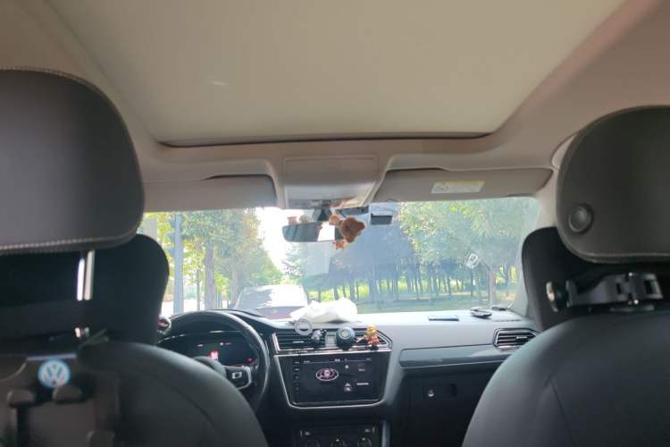 Used Volkswagen Tiguan L 2019 380TSI Automatic All-Wheel Drive R-Line Flagship 7-Seater China VI Standard Headliner