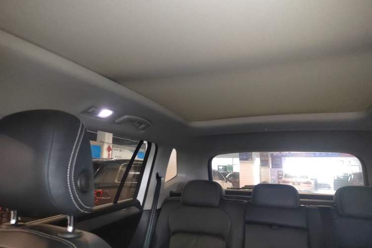 Used Volkswagen Tiguan L 2019 330TSI Automatic Two-Wheel Drive Panoramic Comfort Edition China V Standard Headliner