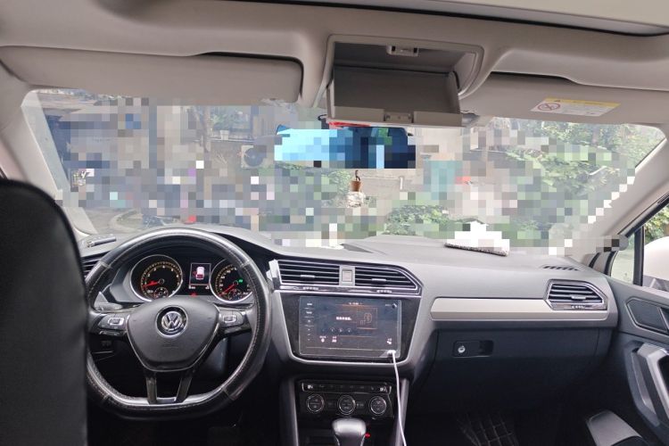 Used Volkswagen Tiguan L 2019 330TSI Automatic Two-Wheel Drive Smart Luxury Version China VI Standard Headliner