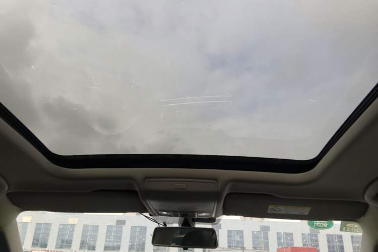 Used Volkswagen Tiguan L 2019 330TSI Automatic Two-Wheel Drive Panoramic Comfort Edition China VI Standard Headliner