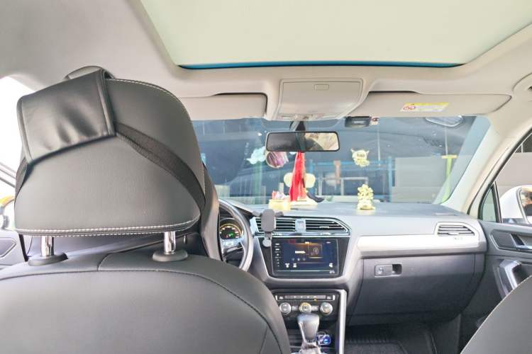 Used Volkswagen Tiguan L 2019 330TSI Automatic Two-Wheel Drive Panoramic Comfort Edition China VI Standard Headliner
