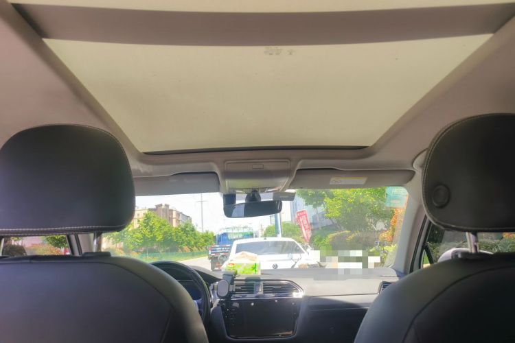 Used Volkswagen Tiguan L 2019 330TSI Automatic Two-Wheel Drive R-Line Flagship Model China VI Standard Headliner