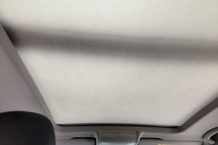 Used Volkswagen Tiguan L 2019 Updated Version 330TSI Automatic Two-Wheel Drive Panoramic Comfort Edition China VI Standard Headliner