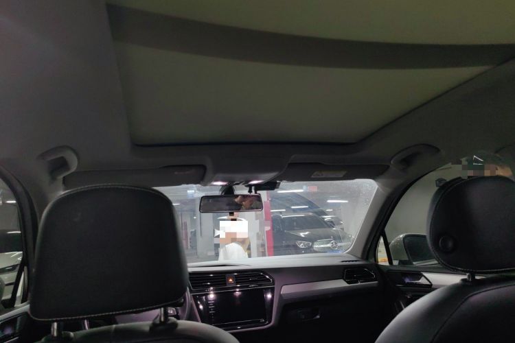 Used Volkswagen Tiguan L 2019 Updated Version 330TSI Automatic Two-Wheel Drive Panoramic Comfort Edition China VI Standard Headliner
