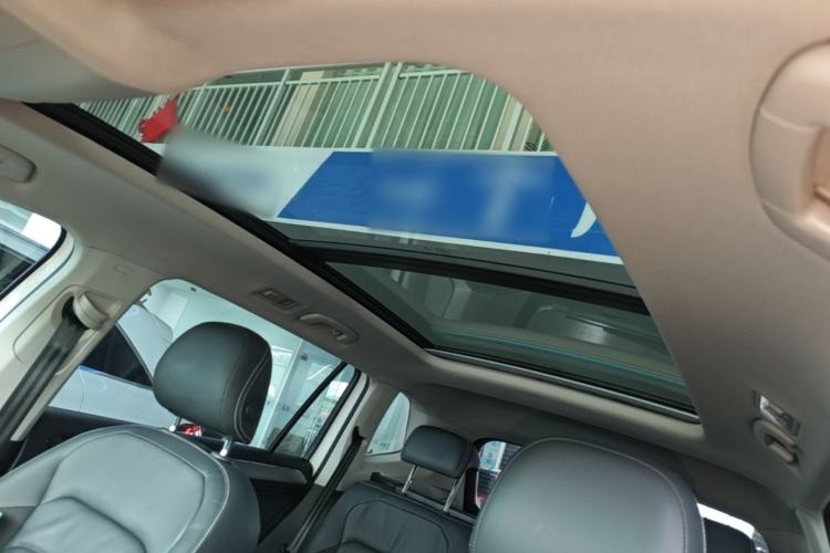 Used Volkswagen Tiguan L 2019 330TSI Automatic Two-Wheel Drive Panoramic Comfort Edition China V Standard Headliner