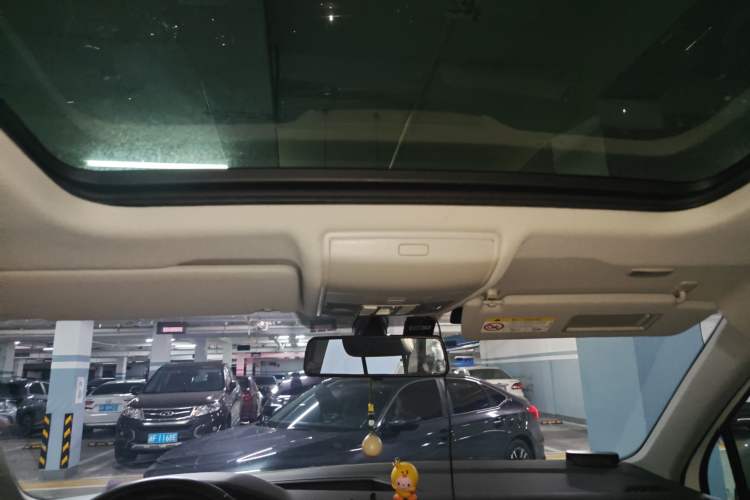 Used Volkswagen Tiguan L 2019 Updated Version 330TSI Automatic Two-Wheel Drive Panoramic Comfort Edition China VI Standard Headliner