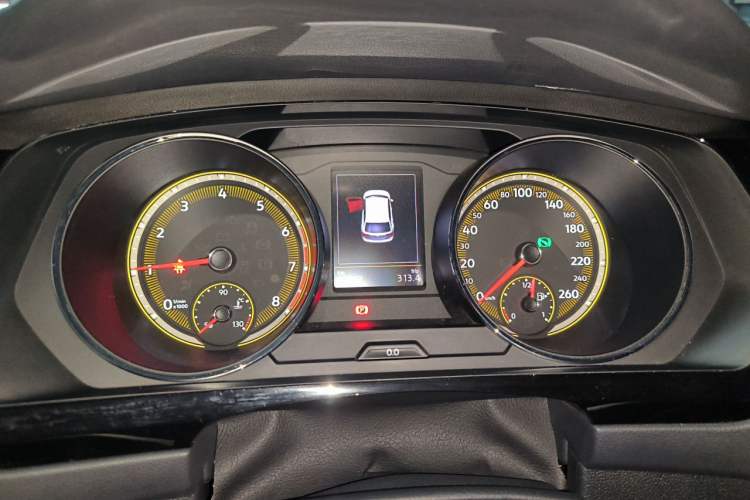 Used Volkswagen Tiguan L 2019 Revised 330TSI Automatic Two-Wheel Drive Smart & Luxury Edition China VI Standard Instrument Cluster