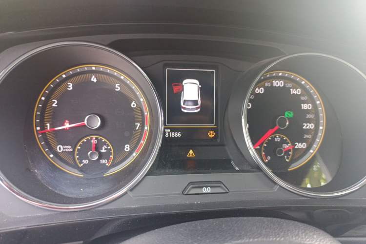 Used Volkswagen Tiguan L 2019 Updated Version 330TSI Automatic Two-Wheel Drive Panoramic Comfort Edition China VI Standard Instrument Cluster