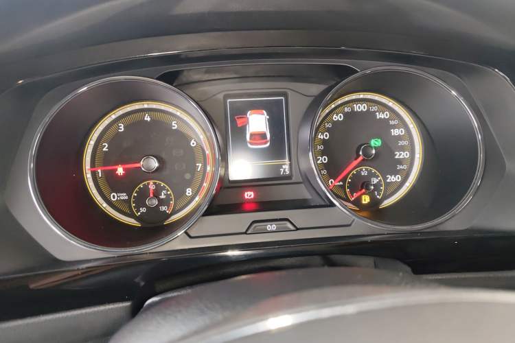 Used Volkswagen Tiguan L 2019 Updated Version 330TSI Automatic Two-Wheel Drive Panoramic Comfort Edition China VI Standard Instrument Cluster