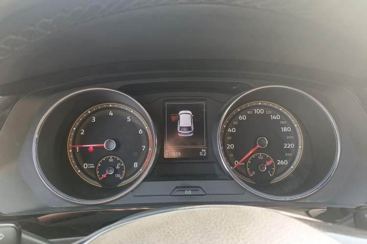 Used Volkswagen Tiguan L 2019 Updated Version 330TSI Automatic Two-Wheel Drive Panoramic Comfort Edition China VI Standard Instrument Cluster