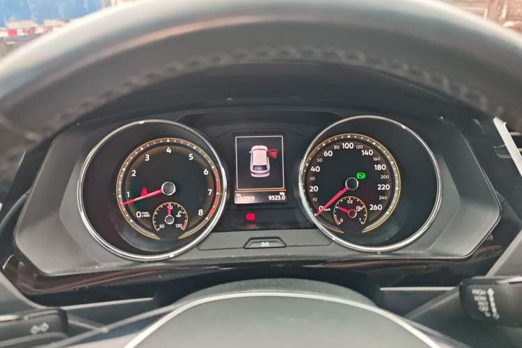 Used Volkswagen Tiguan L 2019 380TSI Automatic All-Wheel Drive Luxury Edition with 7 Seats China VI Standard Instrument Cluster