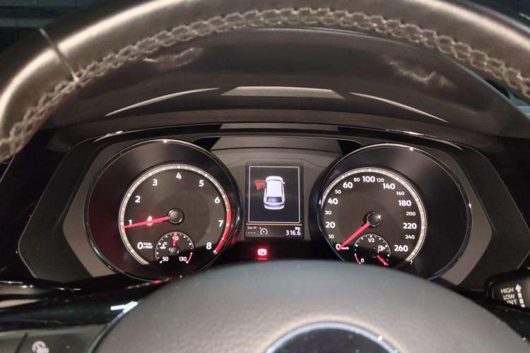 Used Volkswagen Tiguan L 2019 330TSI Automatic Two-Wheel Drive Panoramic Comfort Edition China V Standard Instrument Cluster