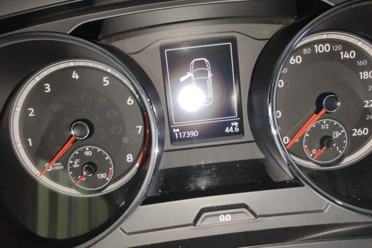 Used Volkswagen Tiguan L 2019 330TSI Automatic Two-Wheel Drive Luxury Edition China VI Standard Instrument Cluster
