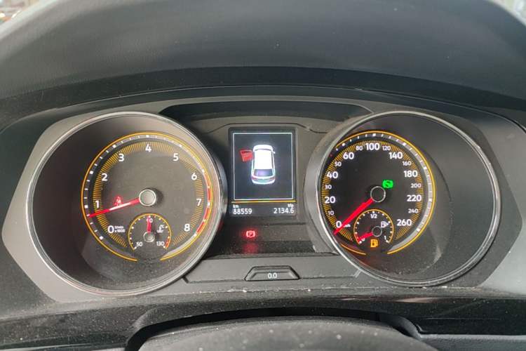 Used Volkswagen Tiguan L 2019 Revised 330TSI Automatic Two-Wheel Drive Smart & Luxury Edition China VI Standard Instrument Cluster