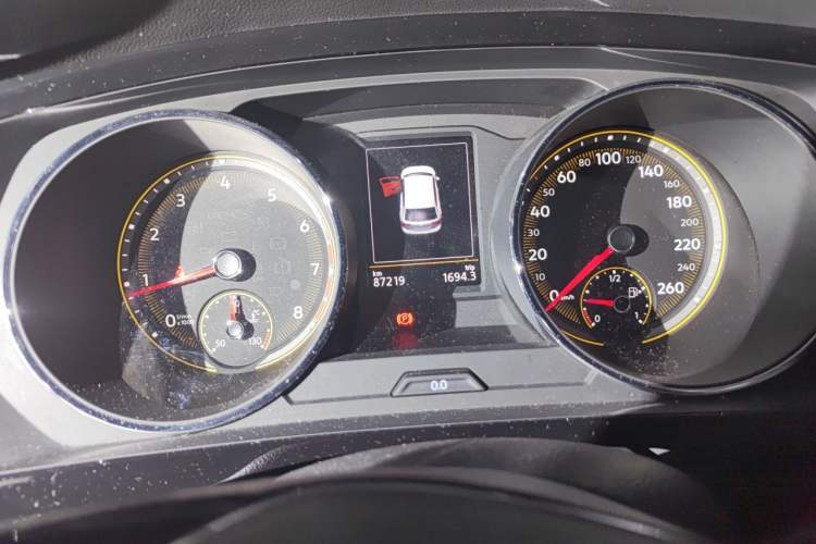Used Volkswagen Tiguan L 2019 330TSI Automatic Two-Wheel Drive Smart Luxury Version China VI Standard Instrument Cluster