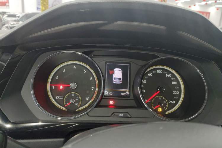 Used Volkswagen Tiguan L 2019 Revised 330TSI Automatic Two-Wheel Drive Smart & Luxury Edition China VI Standard Instrument Cluster